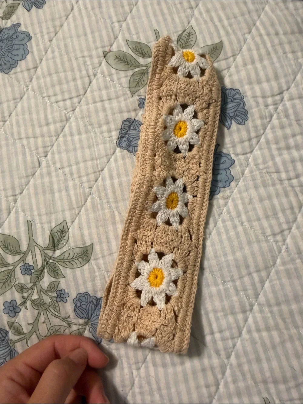 Crocheted Daisy Headband in Beige and White